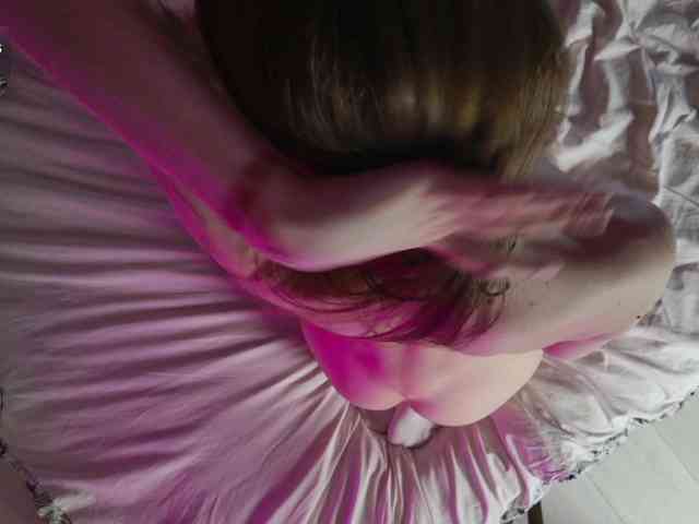 SalutChristine Live Webcam on BongaCams