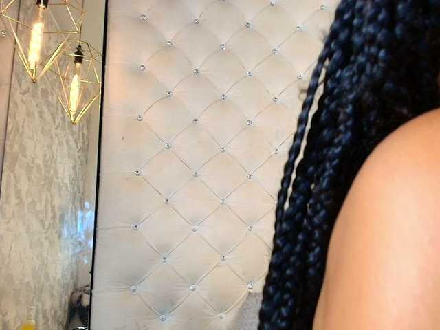 CrystalBrooke3x's BongaCams show and profile