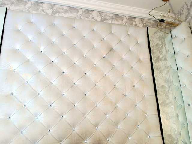 CrystalBrooke3x's BongaCams show and profile