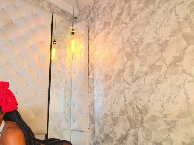 CrystalBrooke3x's BongaCams show and profile