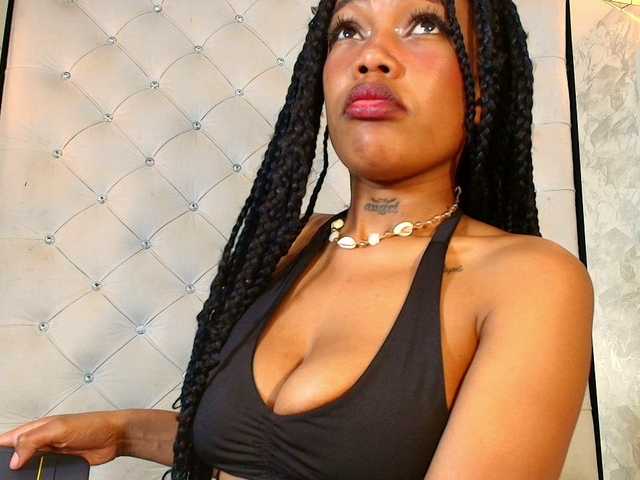 CrystalBrooke3x's BongaCams show and profile