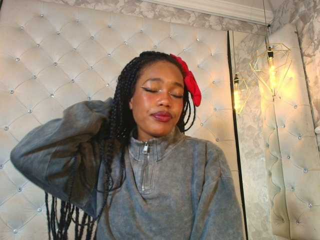 CrystalBrooke3x's BongaCams show and profile