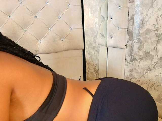 CrystalBrooke3x's BongaCams show and profile