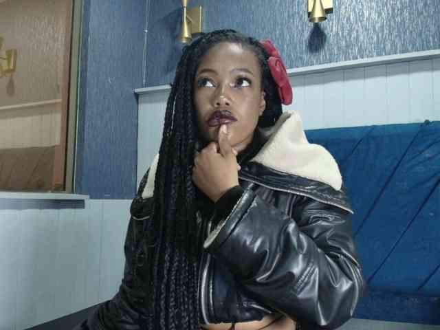 Modelo: CrystalBrooke3x