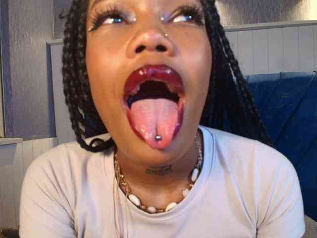 CrystalBrooke3x webcam