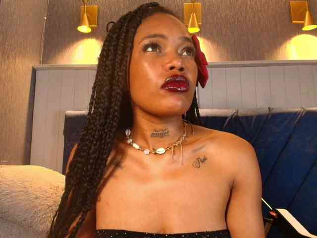 Modelo: CrystalBrooke3x