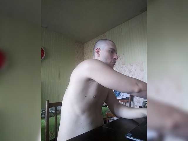 f1tness-man live cam preview