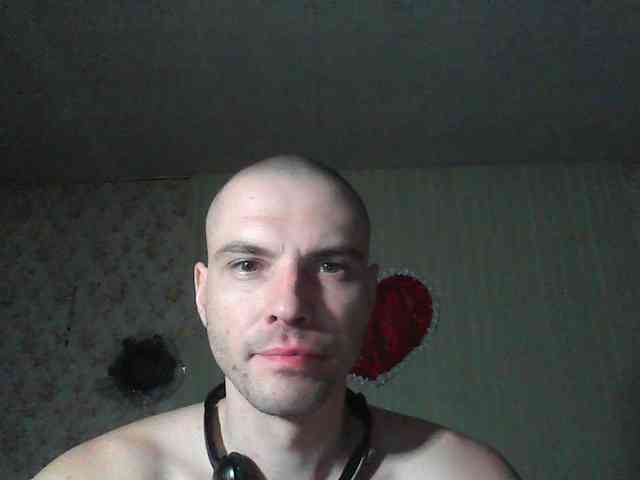 f1tness-man Live Webcam on BongaCams
