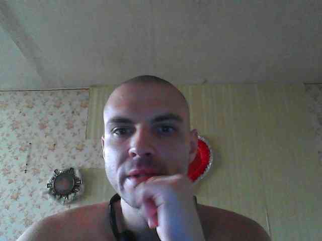 f1tness-man Live Webcam on BongaCams