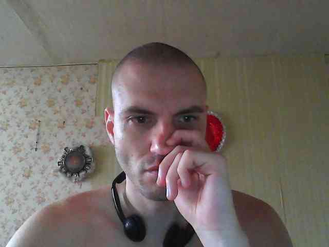 f1tness-man Live Webcam on BongaCams