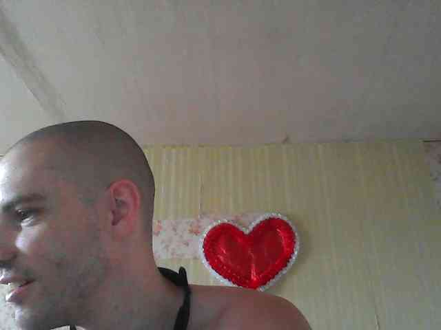 f1tness-man Live Webcam on BongaCams