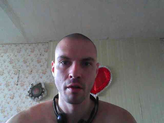 f1tness-man Live Webcam on BongaCams