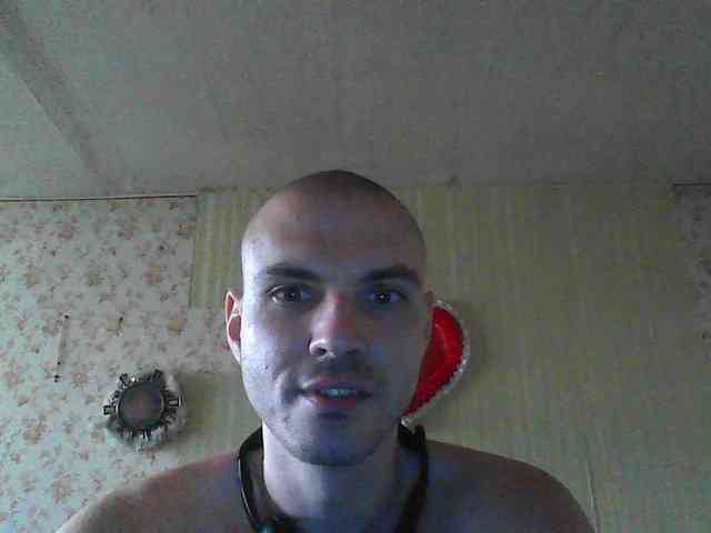 f1tness-man Live Webcam on BongaCams