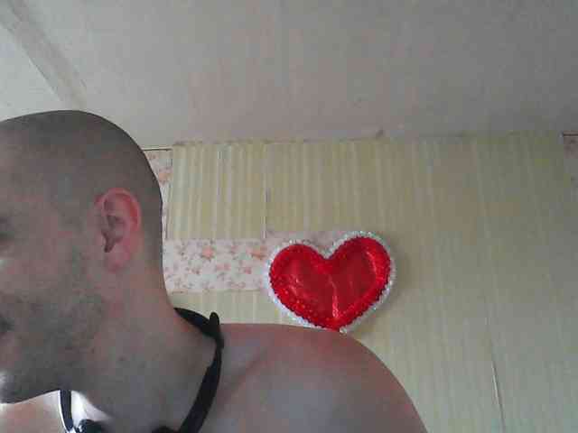 f1tness-man Live Webcam on BongaCams