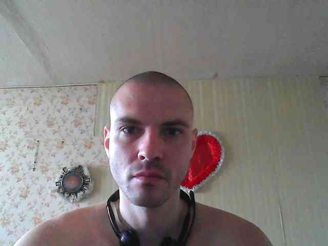 f1tness-man Live Webcam on BongaCams