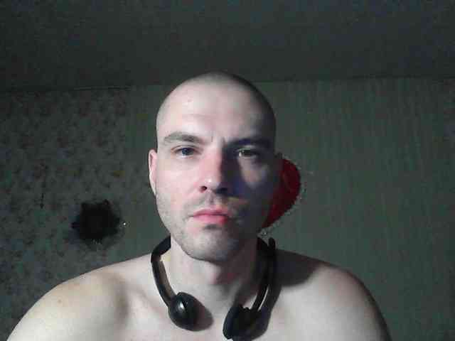 f1tness-man Live Webcam on BongaCams