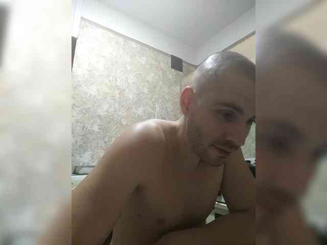 f1tness-man Live Webcam on BongaCams