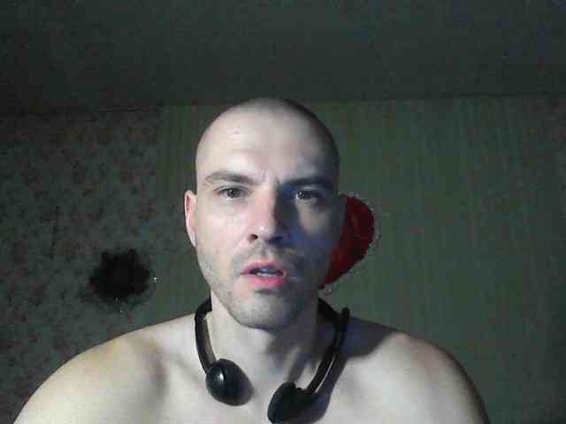 f1tness-man Live Webcam on BongaCams