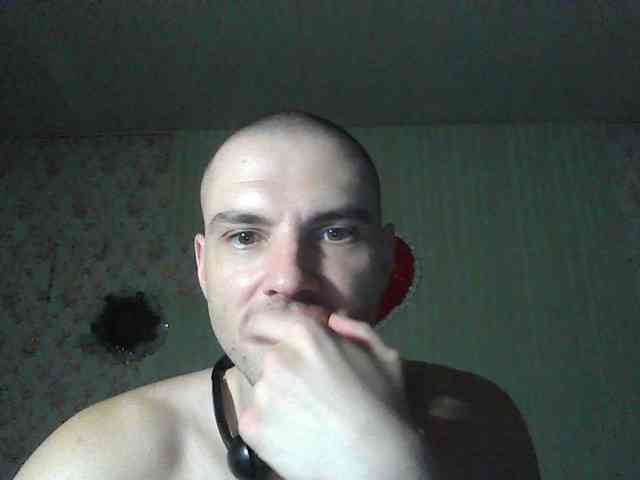 f1tness-man Live Webcam on BongaCams