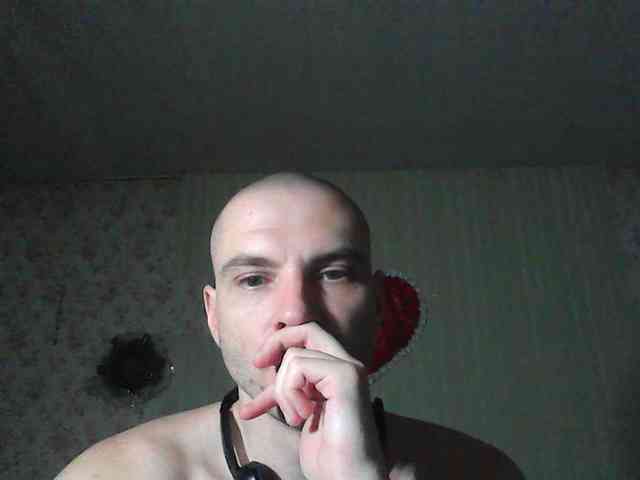 f1tness-man Live Webcam on BongaCams