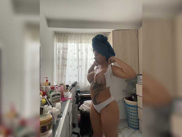 VictoriaBalee live webcam show