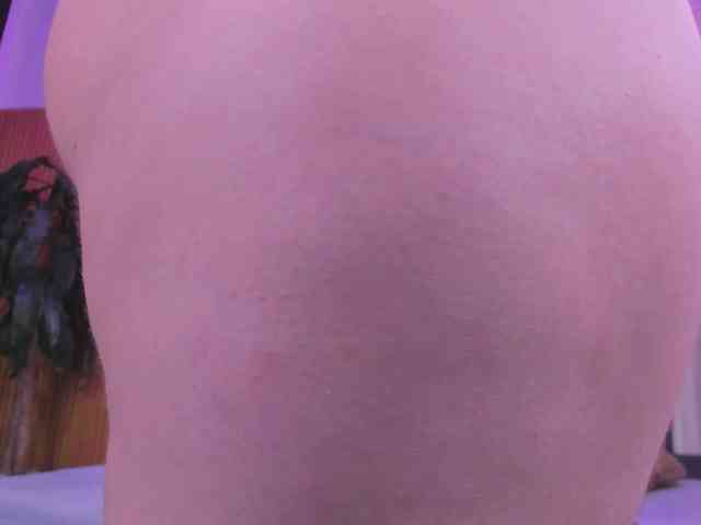 Alyssa-Kross webcam
