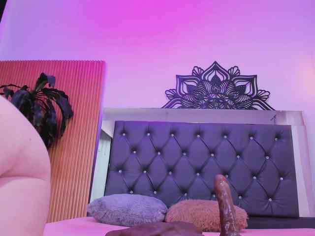 Alyssa-Kross webcam