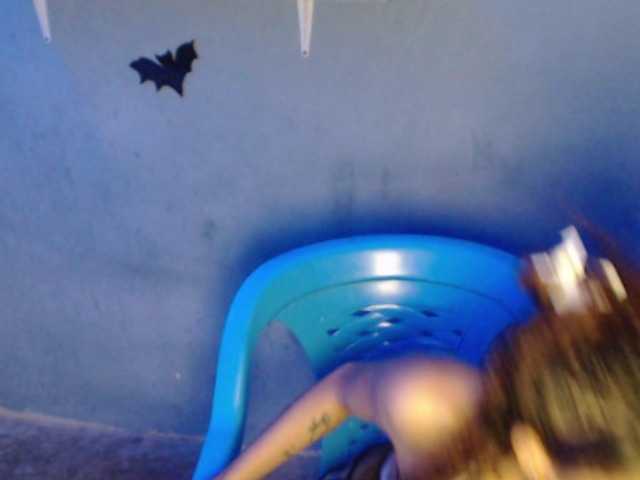 Girlbat_