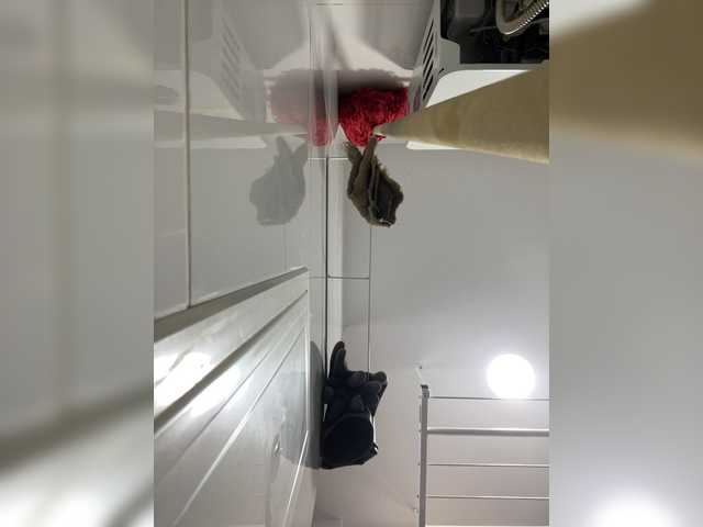 APRILHILL live cam on BongaCams