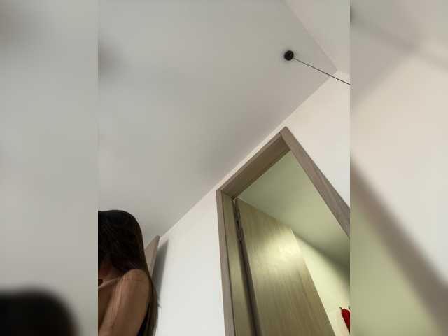 AprilHill live cam preview