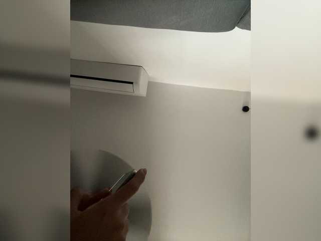 AprilHill live cam preview