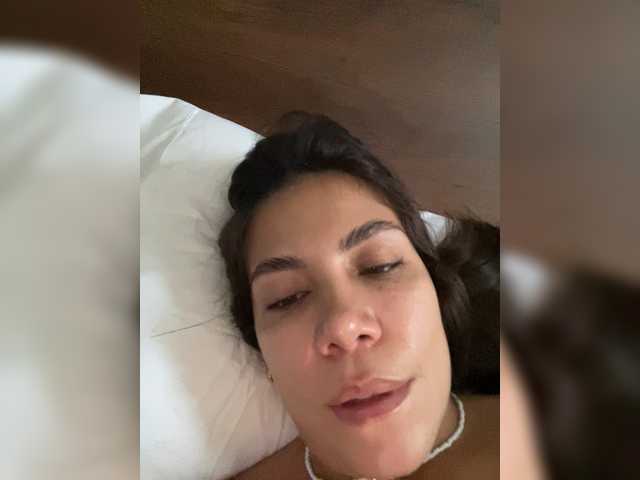 APRILHILL live cam on BongaCams