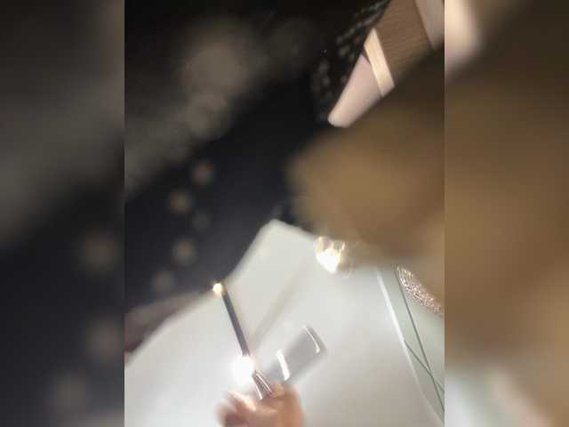 APRILHILL live cam on BongaCams