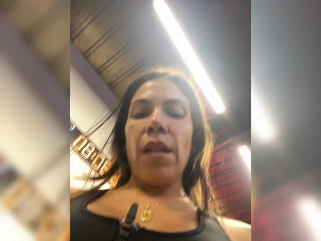 APRILHILL live cam on BongaCams