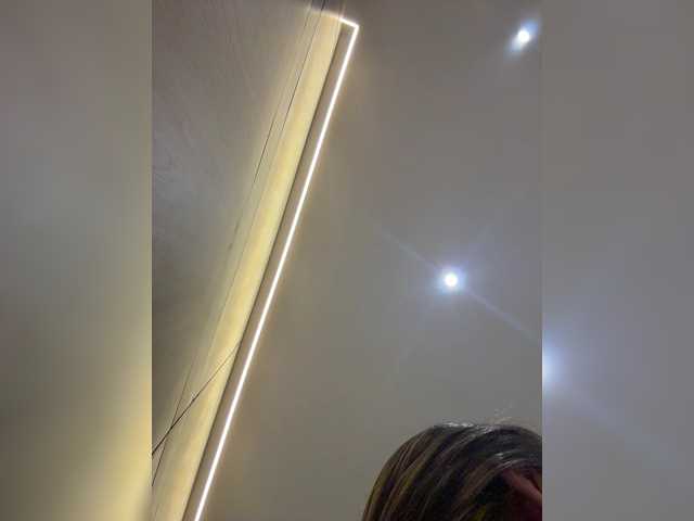 APRILHILL live cam on BongaCams