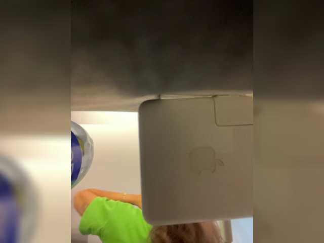 AprilHill live cam preview