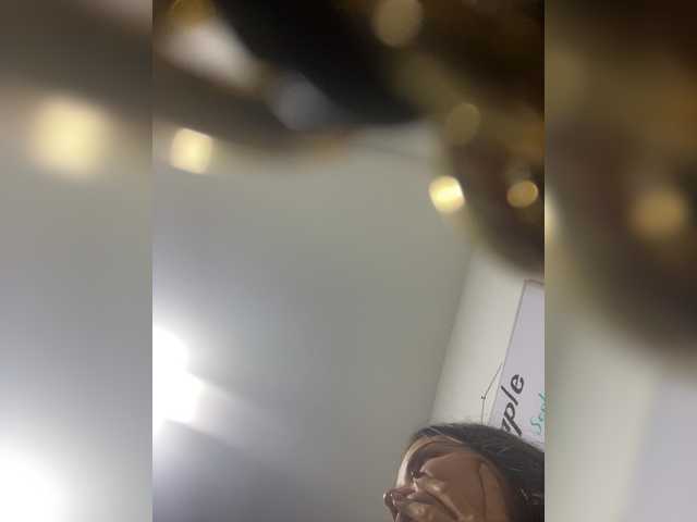 APRILHILL live cam on BongaCams