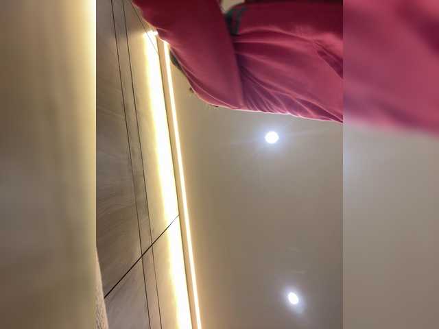 APRILHILL live cam on BongaCams