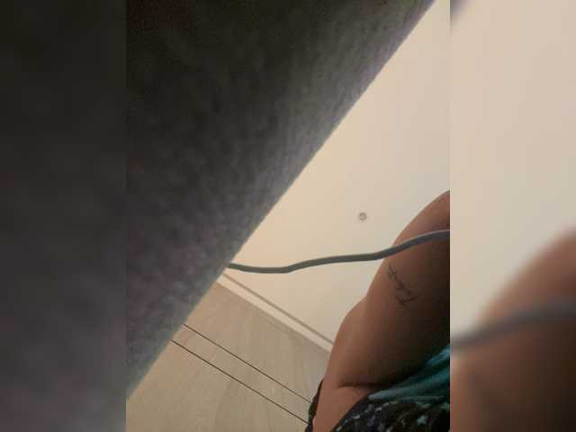 APRILHILL live cam on BongaCams