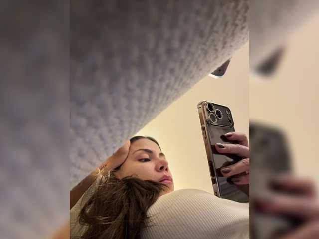 APRILHILL live cam on BongaCams