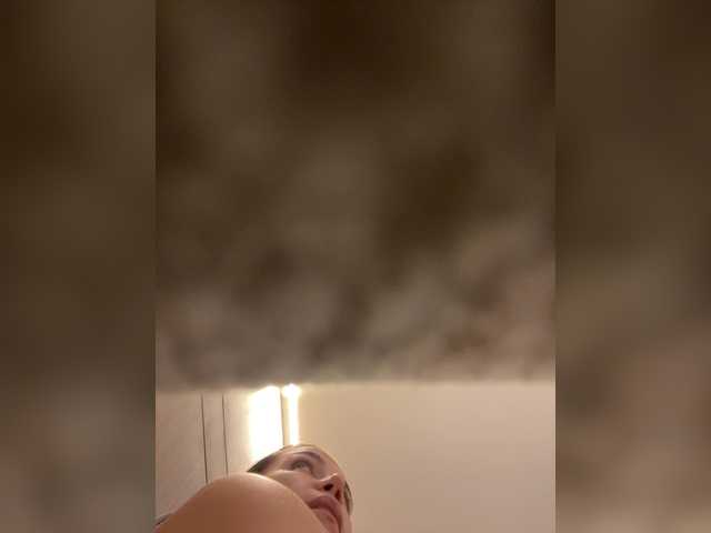 APRILHILL live cam on BongaCams