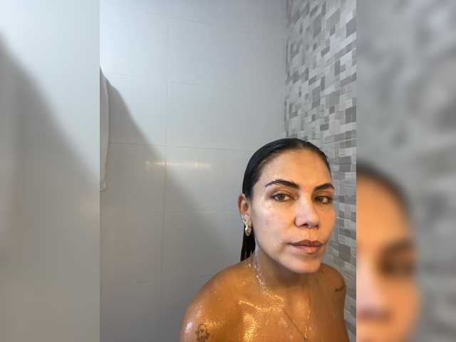 APRILHILL live webcam show
