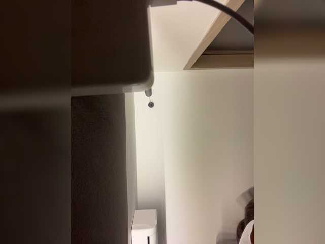AprilHill live cam preview