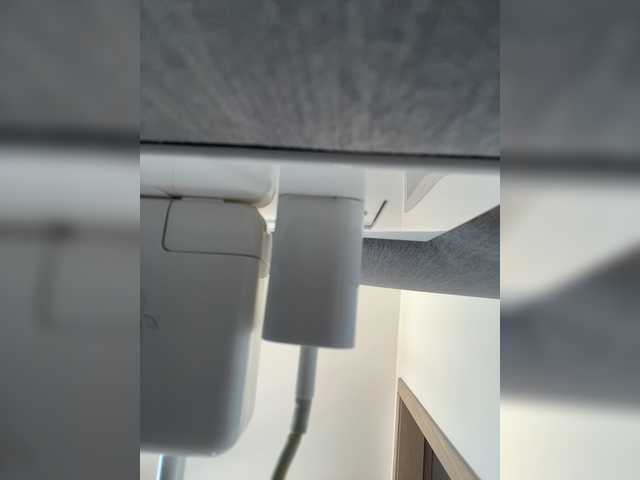 AprilHill live cam preview