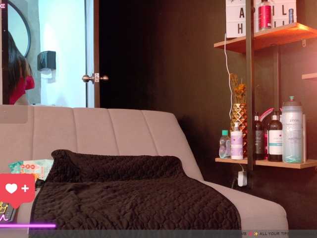 APRILHILL live cam on BongaCams