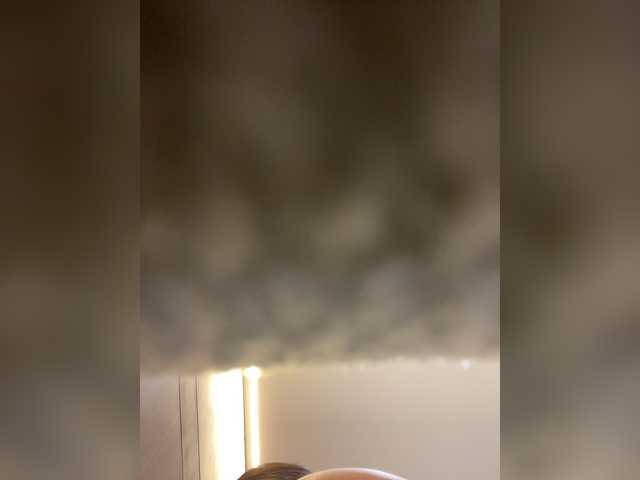 AprilHill live cam preview