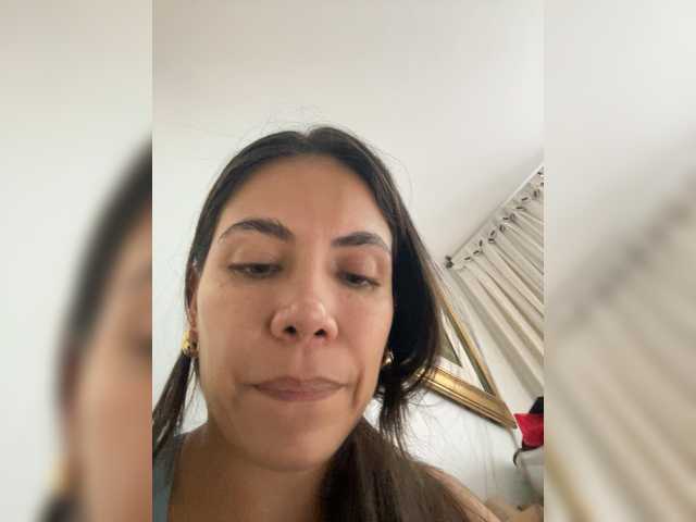 APRILHILL live cam on BongaCams