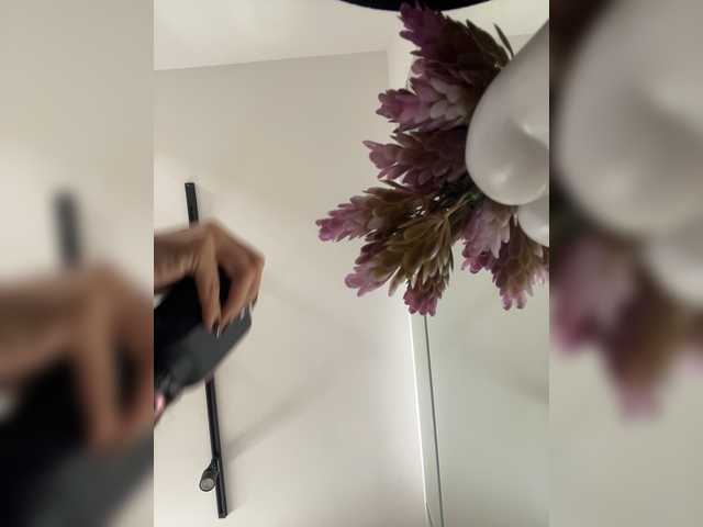 APRILHILL live cam on BongaCams