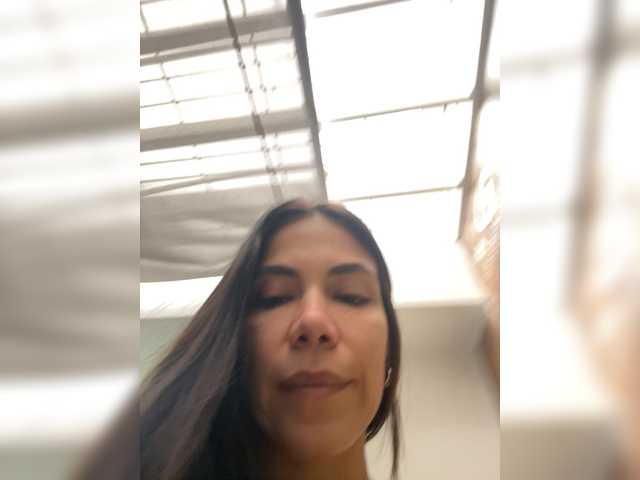 APRILHILL live cam on BongaCams