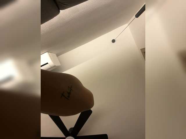 APRILHILL live cam on BongaCams